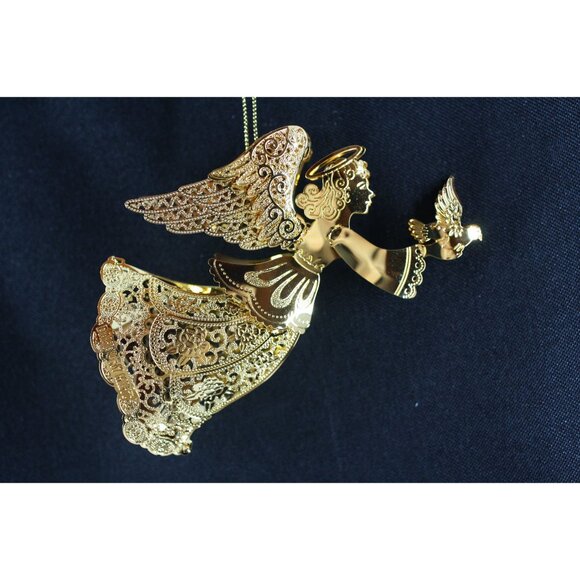 Danbury Mint Gold-Plated Angel Ornament With Dove 2018 - Picture 5 of 5
